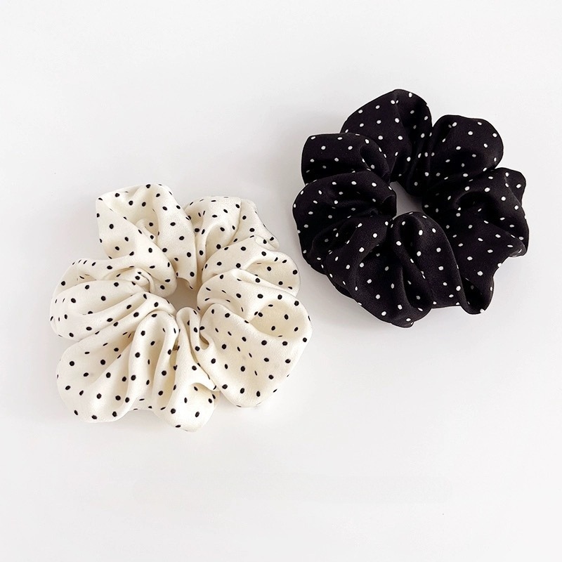 Scrunchie Satin Set - Набор из 2 элегантных резинок для