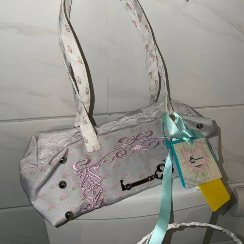 Вместительная дорожная сумка д – обзор и цена Women Accessories Images
