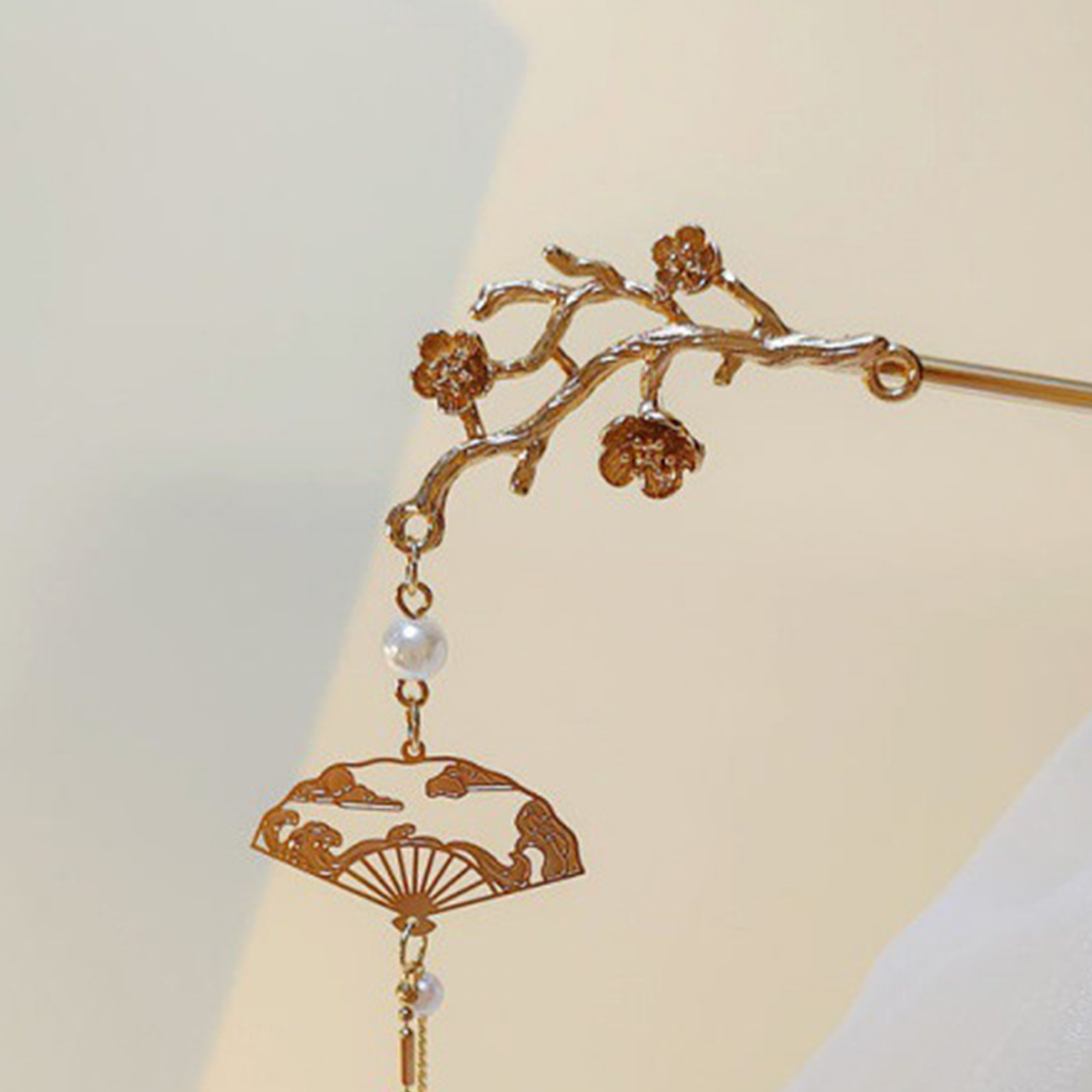 Заколка для волос с кисточкой  – обзор и цена Women Accessories Shop
