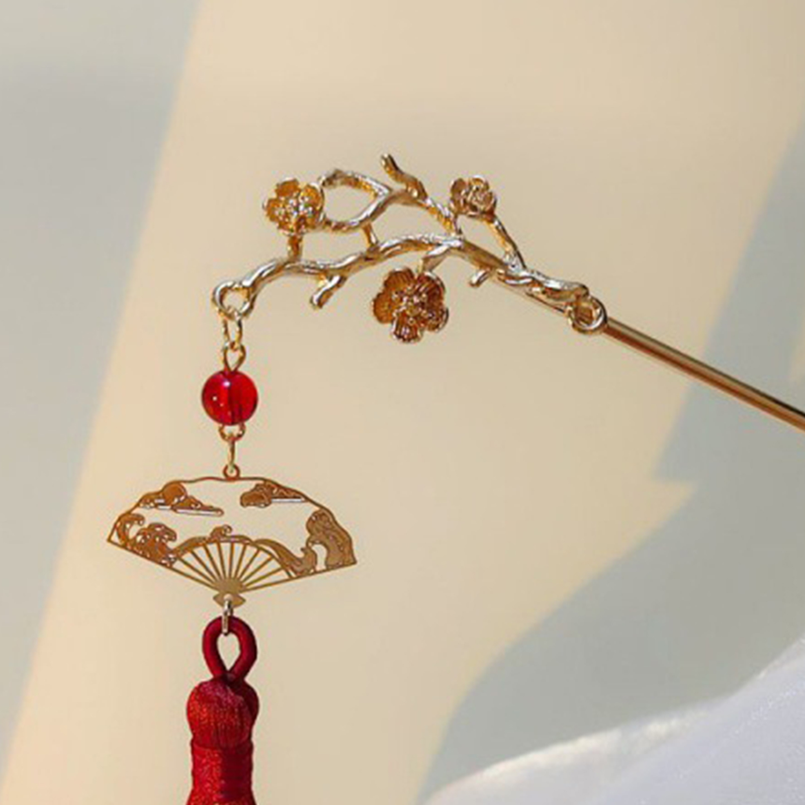 Заколка для волос с кисточкой  – обзор и цена Women Accessories Shop